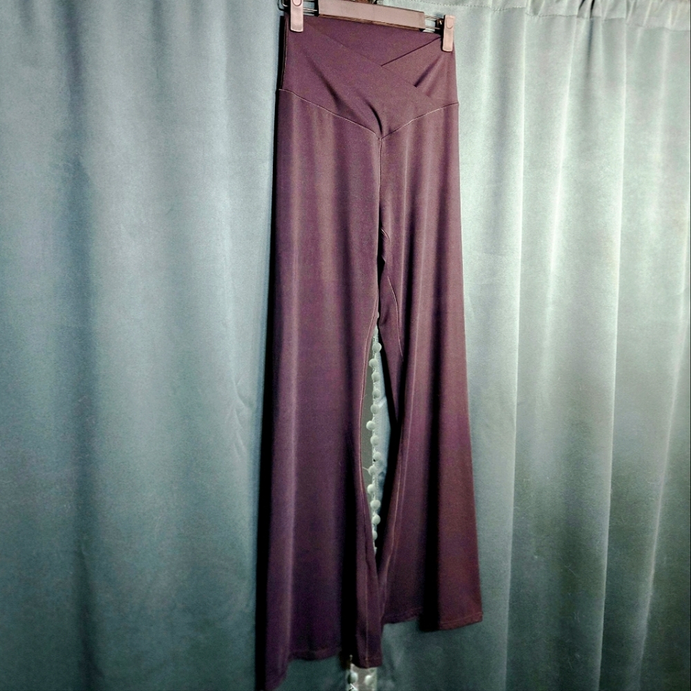 Sunzel Crisscross Flared Leggings in Black- Size Medium